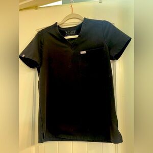 FIGS. Catarina one pocket scrub top. Black. Size XS